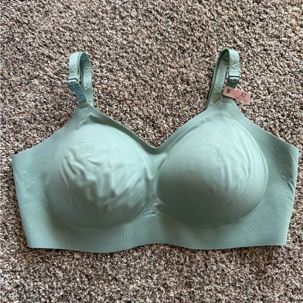 Victoria’s Secret Seamless Comfort Bra in Sage Green
